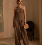 conjunto elegante marrom